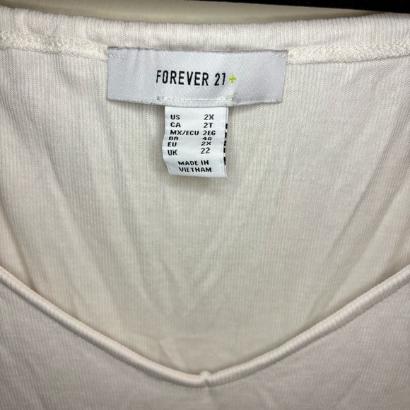 Forever 21 Women’s White Peplum Tank Top Size 2X - Picture 4 of 8